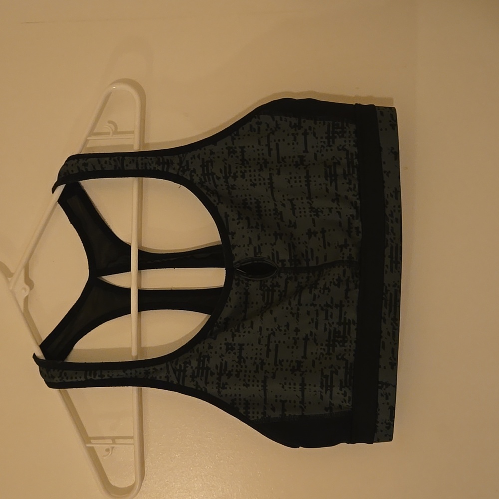 Sports bra